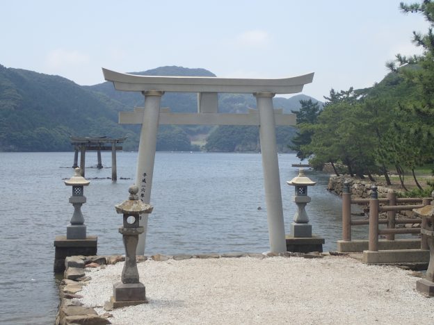 対馬の海と日輪と
