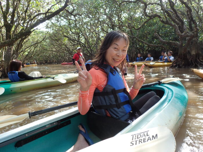 マングローブの川でカヤック