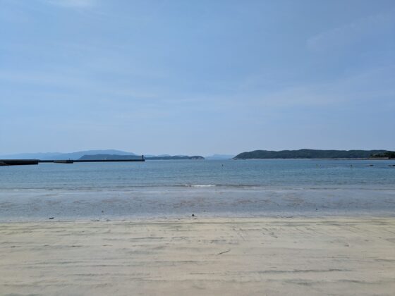 きらりと光る透明な海