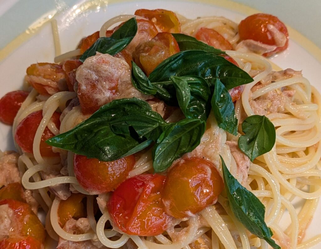 セミドライトマトとツナ缶のパスタ